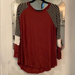Burgundy maroon top